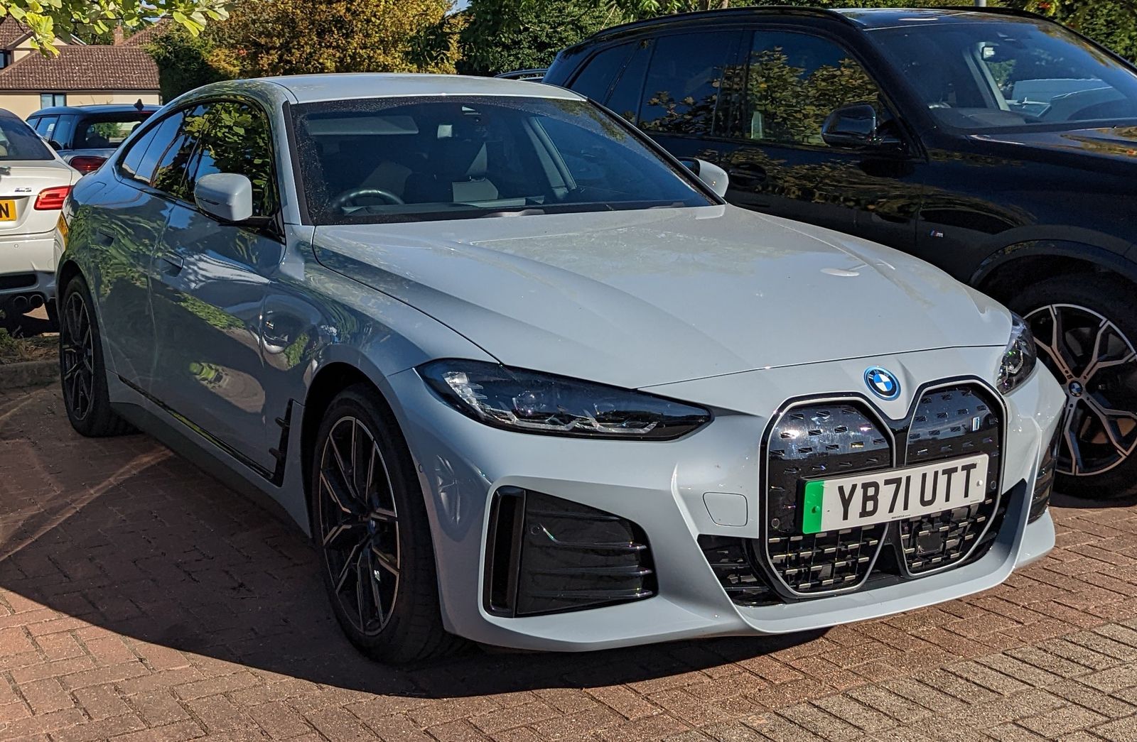 BMW i4 (før facelift) set skråt forfra