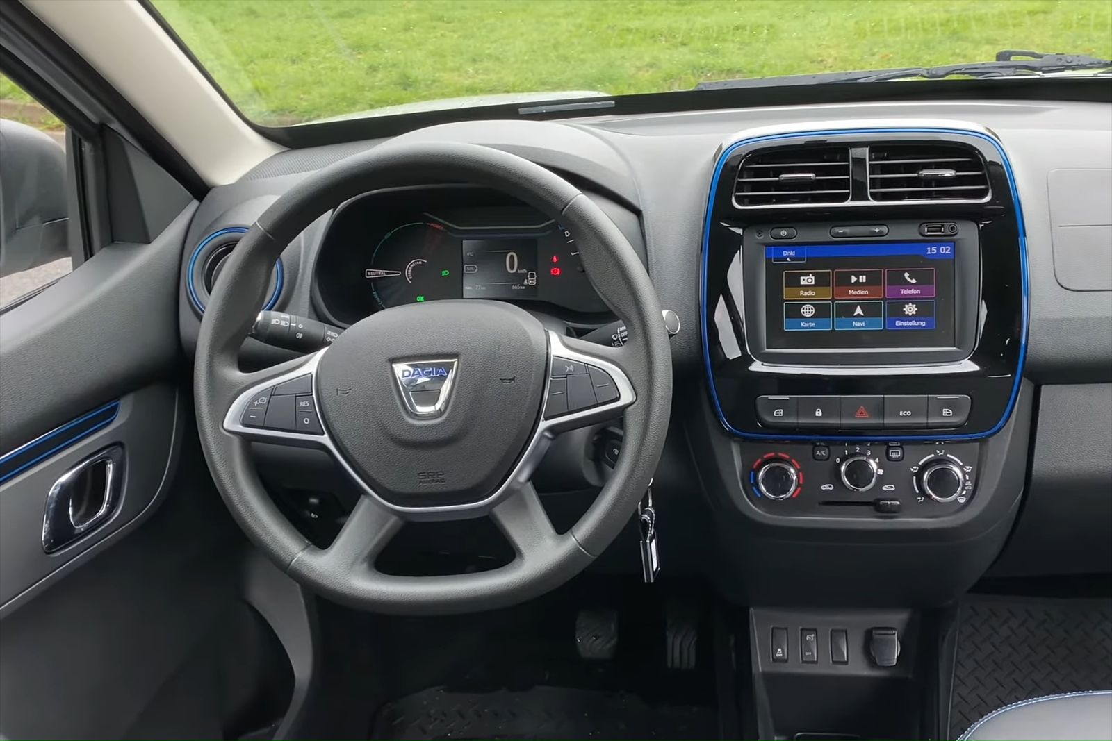 Kabine i førstegenerations Dacia Spring