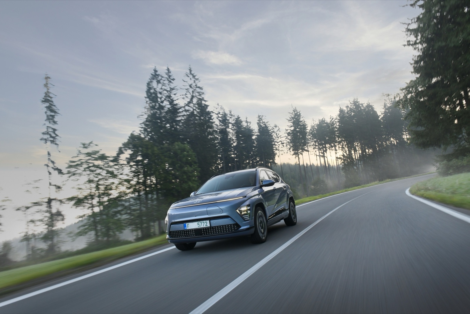 Hyundai Kona Electric (anden generation) set skråt forfra