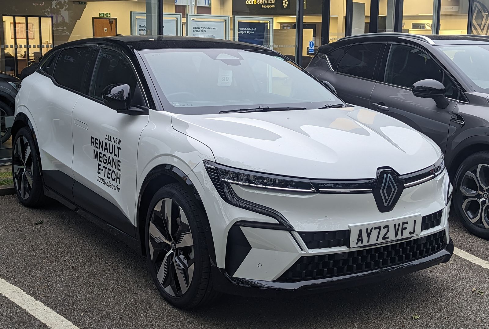 Renault Mégane E-Tech set udefra